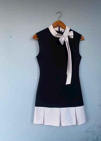 Siyah Beyaz Mini Kolsuz Elbise - Görsel 4