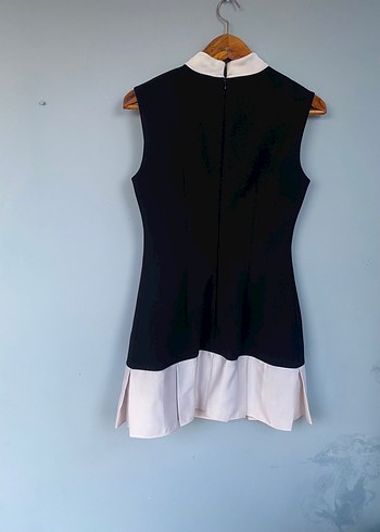 Siyah Beyaz Mini Kolsuz Elbise - Görsel 5