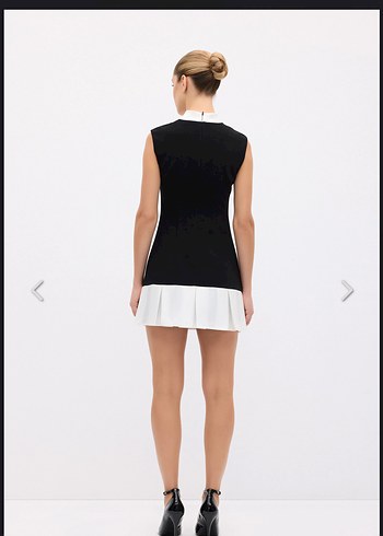 Siyah Beyaz Mini Kolsuz Elbise - Görsel 3