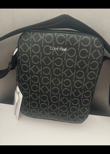 Calvin Klein Baskılı Siyah Deri Çapraz Çanta
