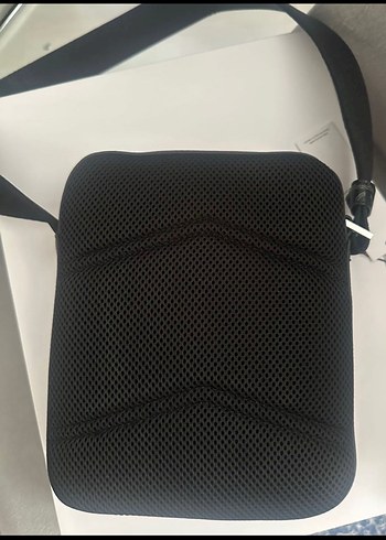  Beden Calvin Klein Baskılı Siyah Deri Çapraz Çanta
