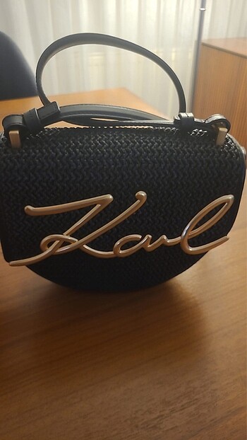  Beden Karl Lagerfeld askılı hasır çanta