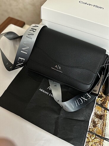 Armani exchange askılı çanta