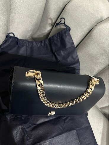 Beden Tommy hilfiger çanta