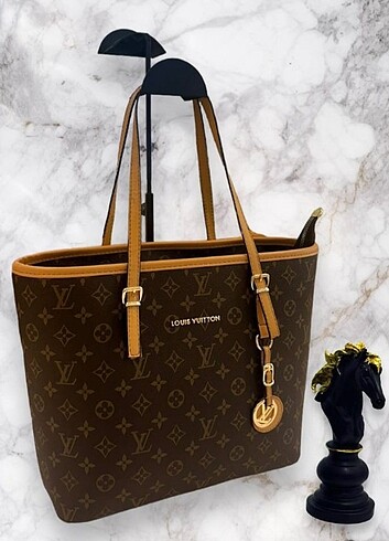 Louis Vuitton Dik Kova Çanta 