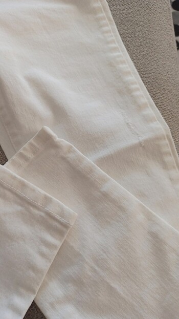 26 Beden beyaz Renk Jean pantolon 
