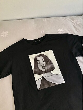 siyah baskılı tshirt