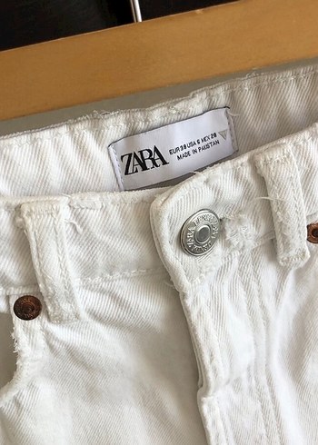 Zara Beyaz Jean Şort - Görsel 3