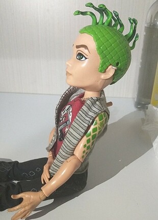 Beden Monster High