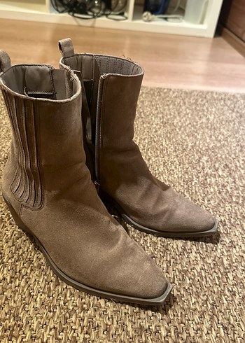 Kahverengi Süet Kadın Dolgu Topuklu Bot - Görsel 2