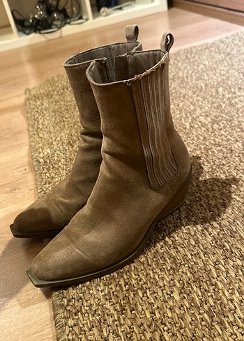 Kahverengi Süet Kadın Dolgu Topuklu Bot - Görsel 3