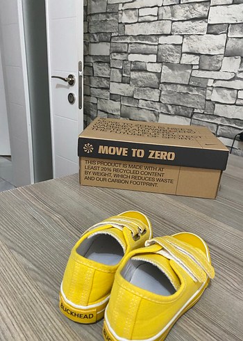 29 Beden Erkek Çocuk Sarı Spor Ayakkabı Velcro