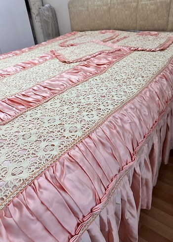 Nakışlı Pembe Yatak Örtüsü - Görsel 3