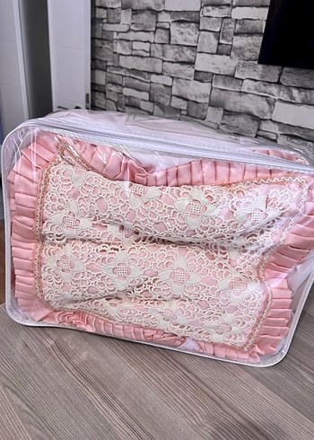 Nakışlı Pembe Yatak Örtüsü - Görsel 6