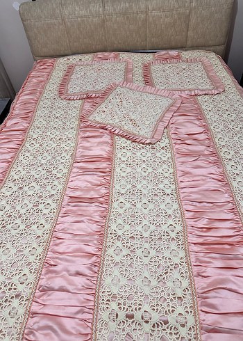 Nakışlı Pembe Yatak Örtüsü - Görsel 4