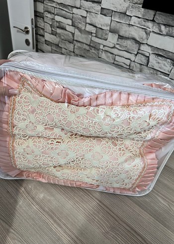 Nakışlı Pembe Yatak Örtüsü - Görsel 8