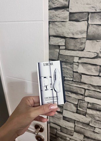 Dior Beyaz serum  Maskara - Görsel 2