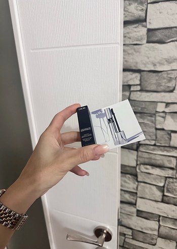 Dior Gri Maskara Beyaz Ambalajda - Görsel 2