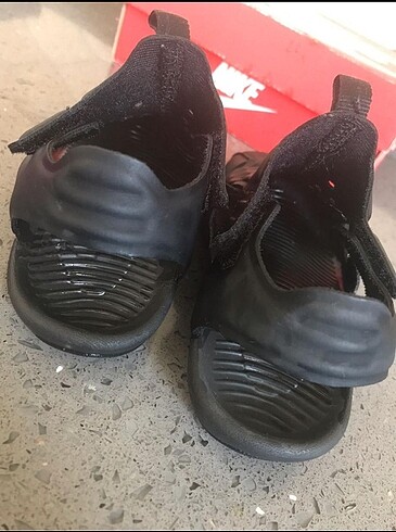 23 Beden siyah Renk Nike çocuk sandalet
