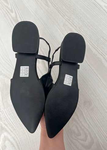 36 Beden Siyah Minimalist Kadın Babet