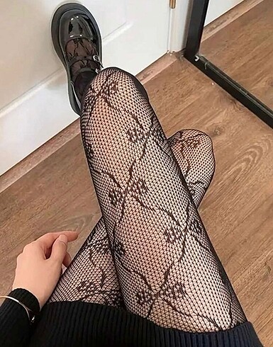 Siyah çorap