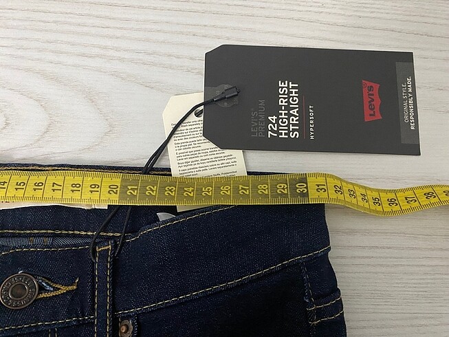 26 Beden lacivert Renk Levi?s 724 bayan 26/32 beden jean pantolon