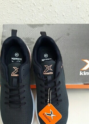 Kinetix Bayan lacivert spor aakkabi