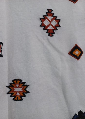 Nakışlı Kısa Kollu Tişört - Görsel 2