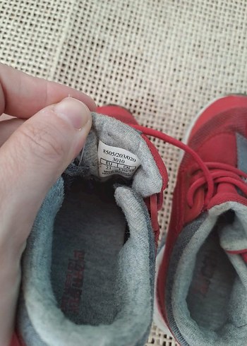 21 Beden kırmızı Renk Zara Erkek Çocuk Spor Ayakkabı