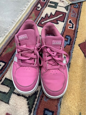 Adidas spor ayakkabı