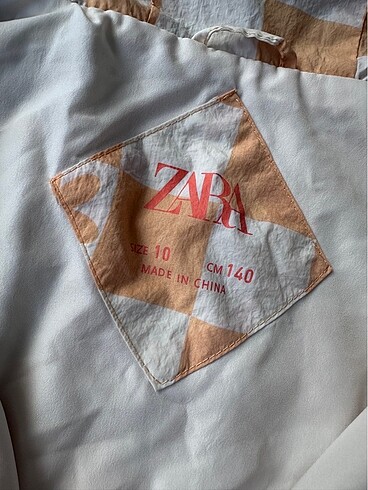 Zara Zara rüzgarlık
