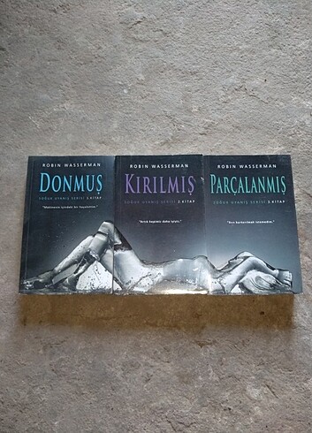Robin wasserman, soğuk uyanış serisi, donmuş, kırılmış, parçalan