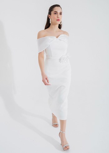 Kadın beyaz kayık yaka fiyonklu midi elbise - Görsel 5