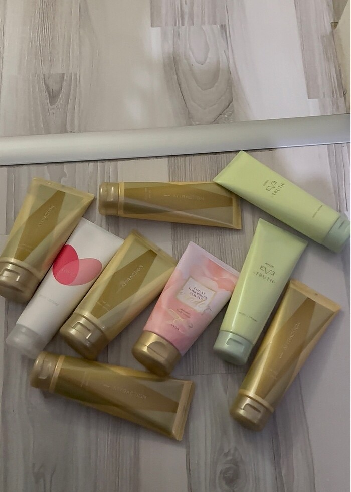 3 adet #avon #vücutkremi #parfümlüvücutkremi - Görsel 4