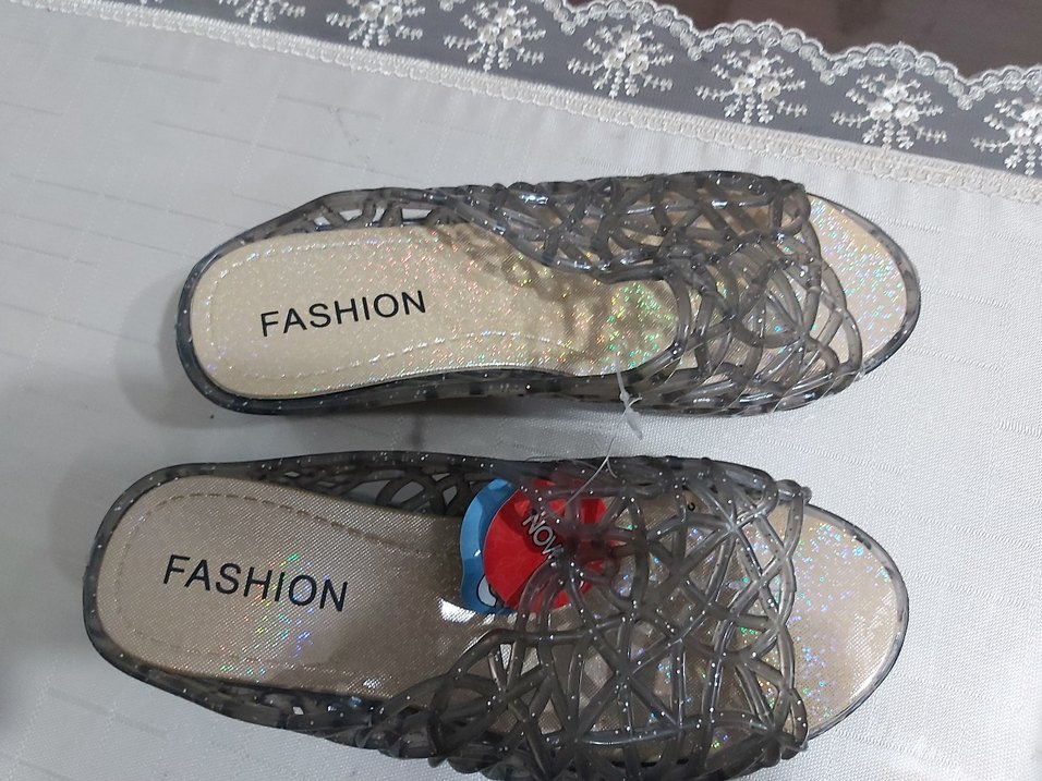 Gri Desenli Kadın Dolgu Topuk Terlik - Görsel 2