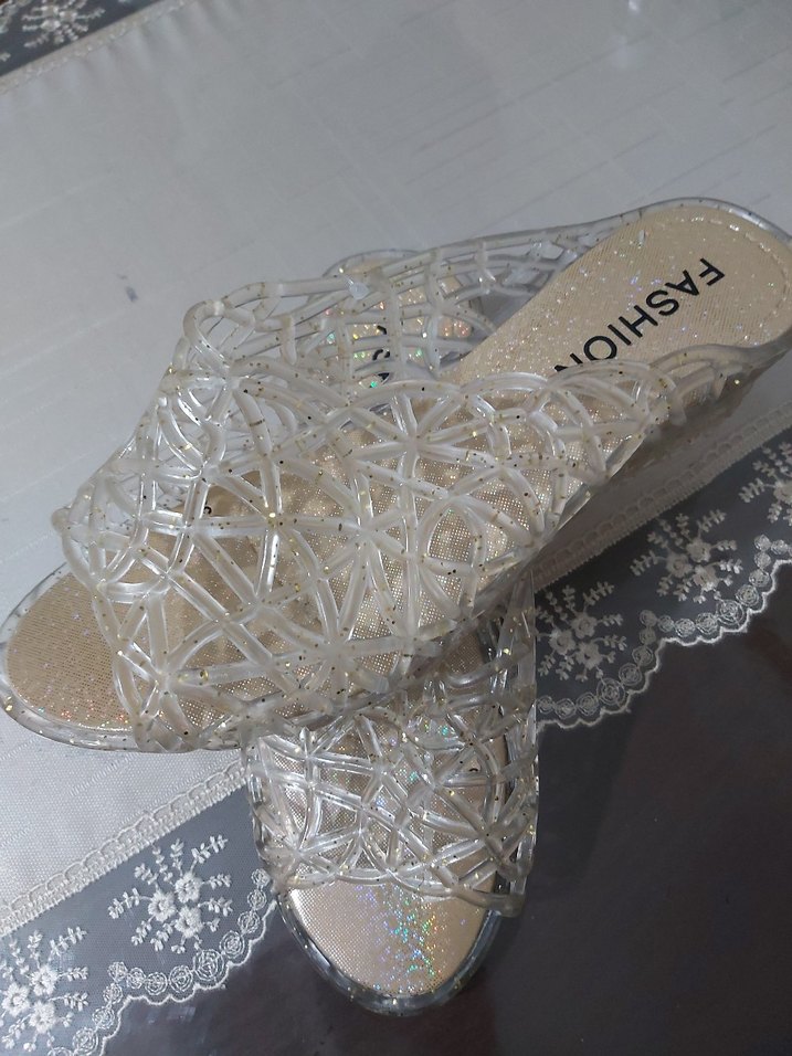 Şeffaf Dolgu Topuklu Kadın Terlik - Görsel 2