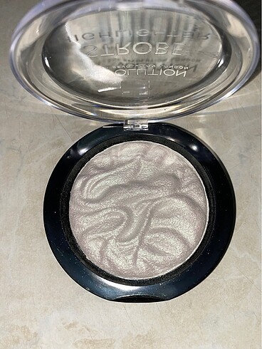 Beden Revolution Strobe Highlighter