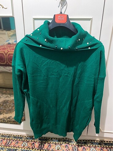 Yakası İncili Zümrüt Yeşili Tunik