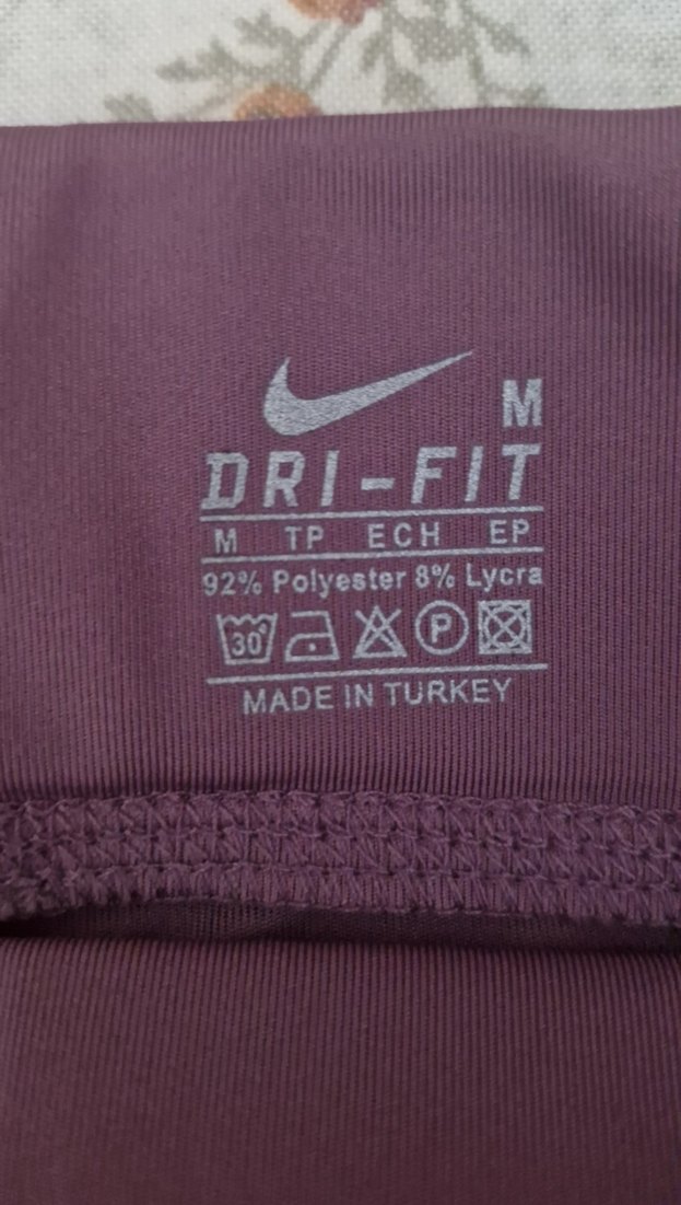 Nike Dri-Fit Mor Spor Şort — görsel 2/4