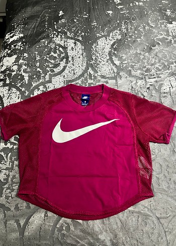 Nike Koyu Pembe Kisa Kollu Tisort