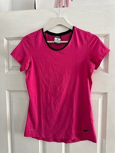 Nike tshirt