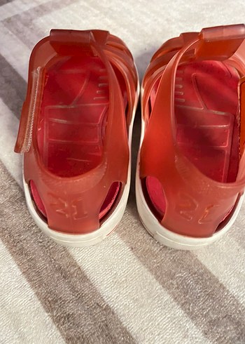 Kızlar İçin Parlak Kırmızı Sandalet - Görsel 6