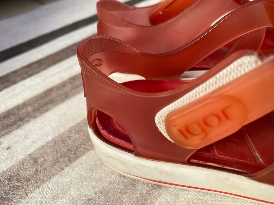 Kızlar İçin Parlak Kırmızı Sandalet - Görsel 4