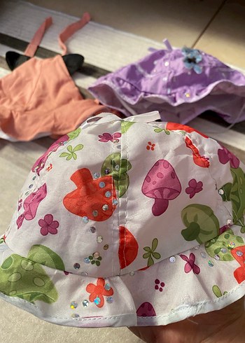 Çocuklar için Renkli Fırfırlı Nakışlı Şapkalar - Görsel 2