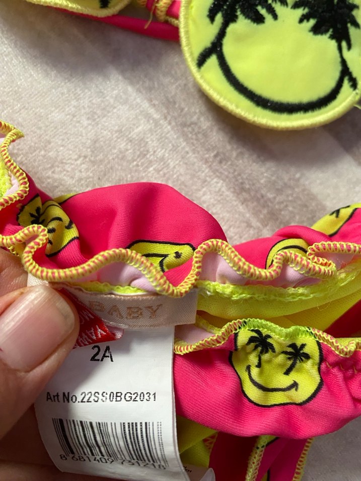 Sarı Renkli Pop Art Desenli Kız Bikini - Görsel 4