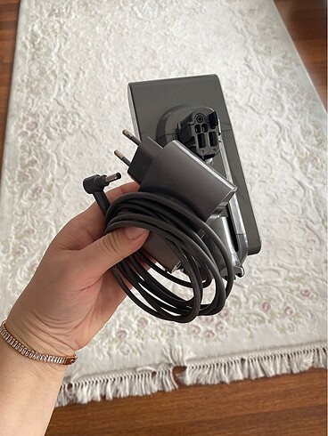 Dyson V15 Batarya ve şarj kablosu/ filtresi/ filtre kapağı/ boru