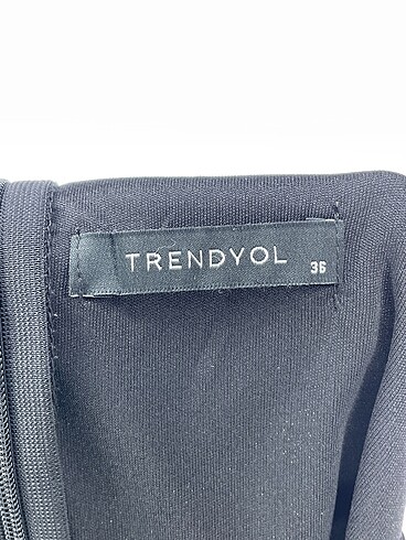 36 Beden siyah Renk Trendyol & Milla Kısa Elbise %70 İndirimli.
