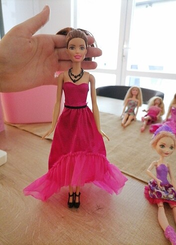  Barbie bebek 