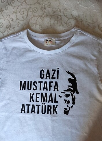 9 Yaş Beden beyaz Renk Atatürk yazılı tişört