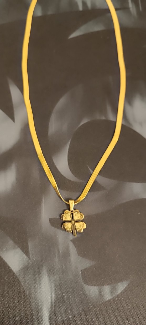 Çelik Uzun Zincir Detaylı Altın Renk Yonca Kolye - Görsel 2